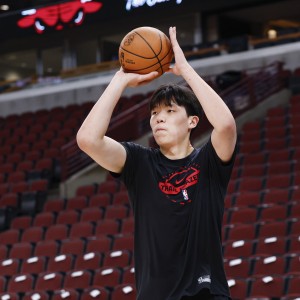 NBA-拓媒：杨瀚森压力很大 在NBA立足本来就很难 很多球员2年就消失了