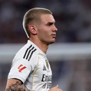 阿斯：阿隆索考虑让马斯坦托诺在对阵皇家奥耶维多时首发