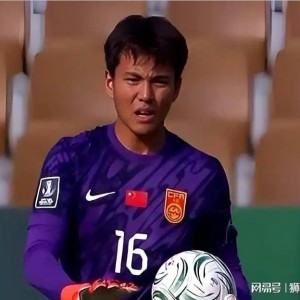 泰山两位置拉响警报！错失杨希再失李昊？后防补强别偏科